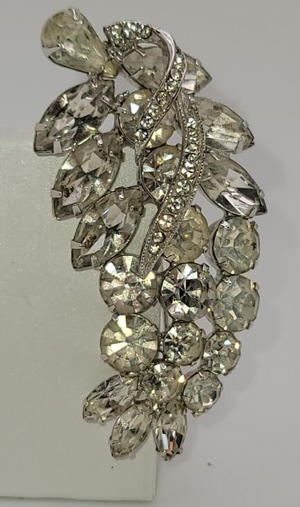 Unsigned Jewelry - Vintage Silver-tone Leaf Style Brooch w/ Clear Chaton & Marquise Rhinestones